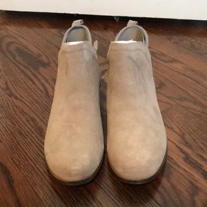 Women’s Toms suede side zip booties size 8.5 Brand New without Box